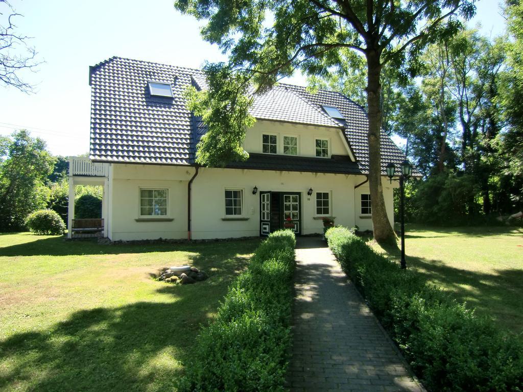 Auszeit Auf Ruegen Apartamento Nardevitz Exterior foto
